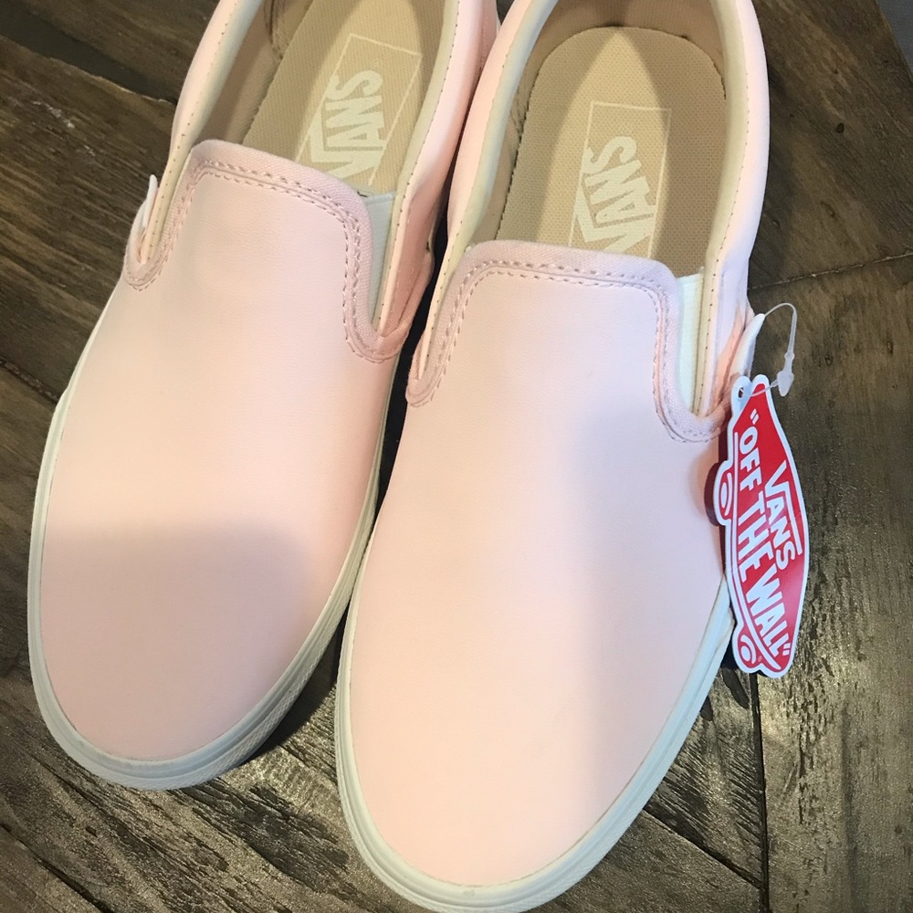 Women’s pink vans